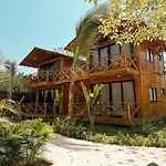Ecohotel oasis manzanillo del mar